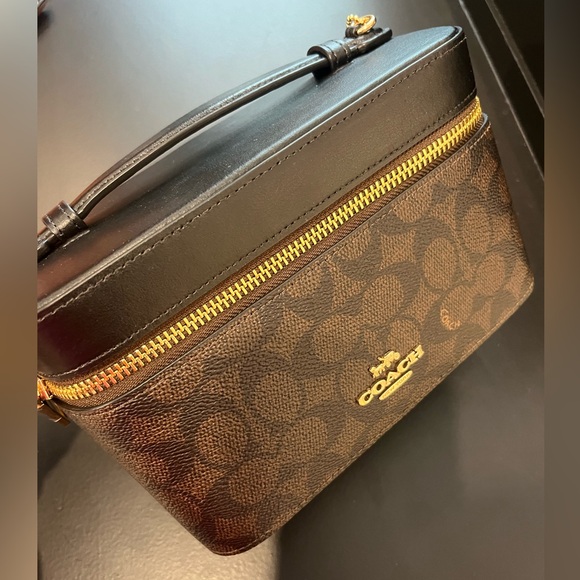 New Coach Signature Cosmetic Case - Picture 5 of 7
